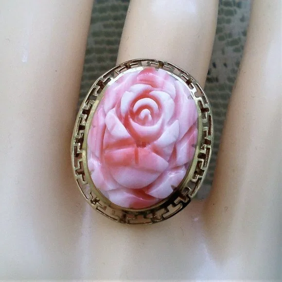 Vintage Designer 14K Gold Carved Angel Skin Pink Coral Rose Flower Cameo Ring